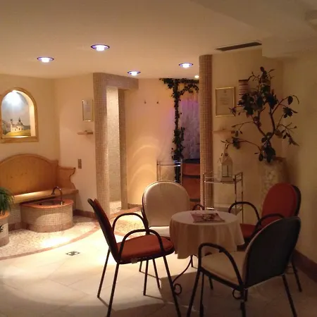 Garni Almhof Konukevi