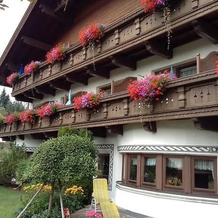 Garni Almhof 4*